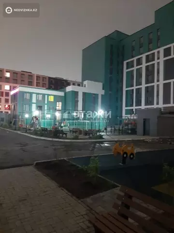 1-комнатная квартира, этаж 15 из 20, 42 м²
