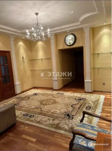 4-комнатная квартира, этаж 11 из 13, 180 м²