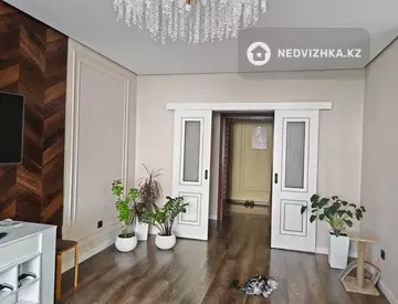 6-комнатная квартира, этаж 3 из 7, 130 м²