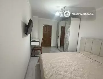 2-комнатная квартира, этаж 1 из 10, 77 м²