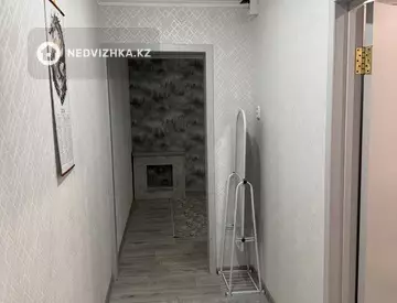 4-комнатная квартира, этаж 4 из 5, 68 м²