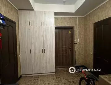 4-комнатная квартира, этаж 10 из 13, 140 м²
