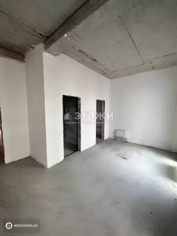 4-комнатная квартира, этаж 2 из 3, 156 м²