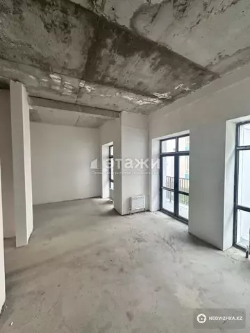 4-комнатная квартира, этаж 2 из 3, 156 м²