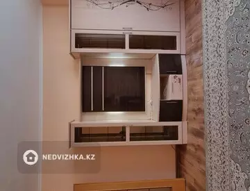 4-комнатная квартира, этаж 6 из 12, 104 м²