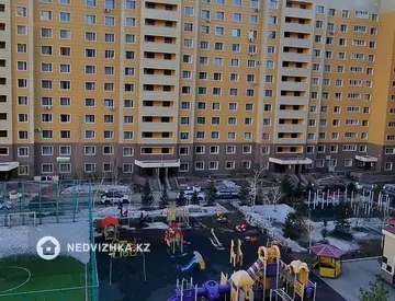 4-комнатная квартира, этаж 6 из 12, 104 м²