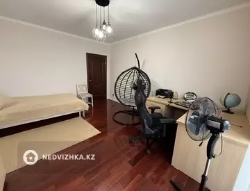 3-комнатная квартира, этаж 11 из 12, 110 м²
