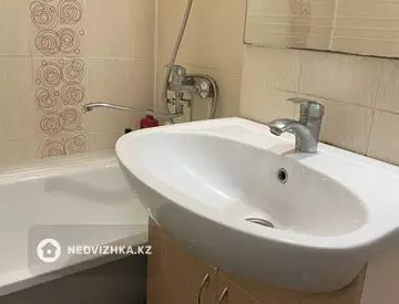 2-комнатная квартира, этаж 3 из 9, 48 м²