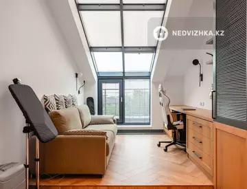 3-комнатная квартира, этаж 4 из 4, 150 м²