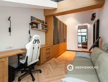 3-комнатная квартира, этаж 4 из 4, 150 м²