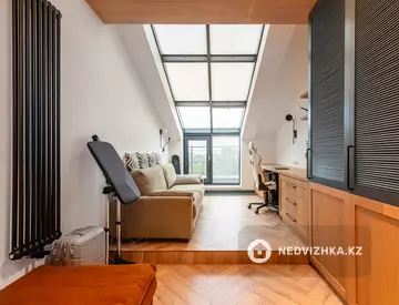 3-комнатная квартира, этаж 4 из 4, 150 м²