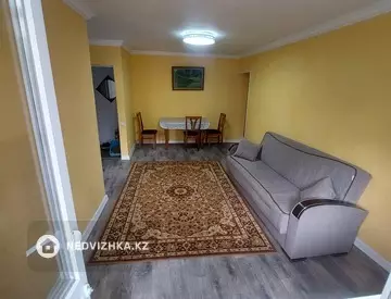 3-комнатная квартира, этаж 3 из 4, 60 м², на длительный срок