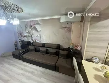 2-комнатная квартира, этаж 3 из 5, 49 м²