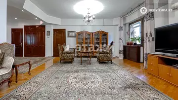 4-комнатная квартира, этаж 3 из 6, 144 м²