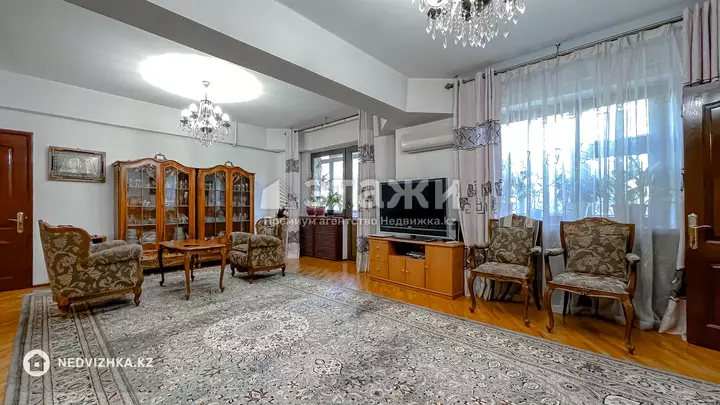 144 м², 4-комнатная квартира, этаж 3 из 6, 144 м², изображение - 1