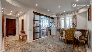 4-комнатная квартира, этаж 3 из 6, 144 м²