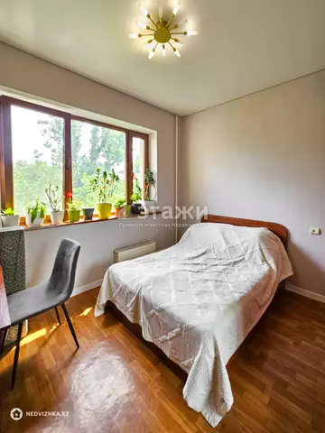 3-комнатная квартира, этаж 6 из 9, 74 м²
