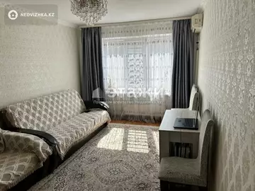 4-комнатная квартира, этаж 2 из 5, 90 м²