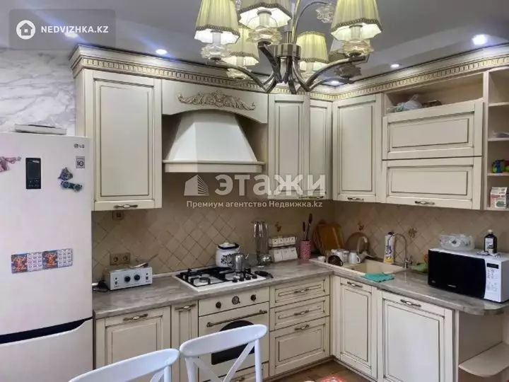 83 м², 2-комнатная квартира, этаж 3 из 5, 83 м², изображение - 1