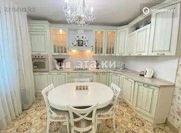 4-комнатная квартира, этаж 7 из 24, 159 м²