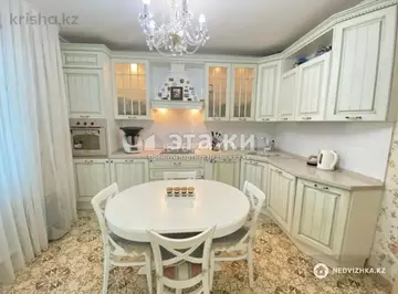 4-комнатная квартира, этаж 7 из 24, 159 м²