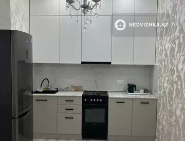 2-комнатная квартира, этаж 6 из 9, 52 м², посуточно
