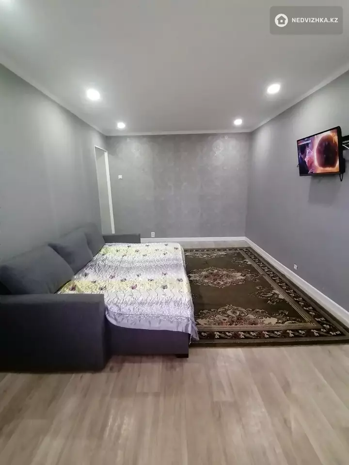 27 м², 1-комнатная квартира, этаж 3 из 4, 27 м², посуточно, изображение - 1