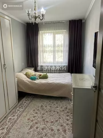 4-комнатная квартира, этаж 4 из 4, 72 м²