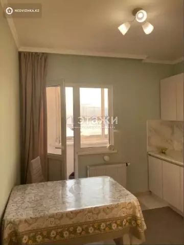 1-комнатная квартира, этаж 11 из 12, 37 м²