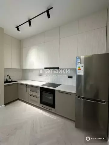 2-комнатная квартира, этаж 8 из 14, 40 м²