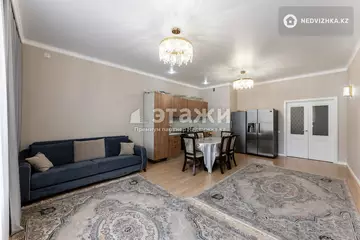 3-комнатная квартира, этаж 7 из 10, 81 м²