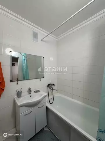 2-комнатная квартира, этаж 4 из 6, 38 м²