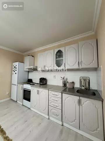 2-комнатная квартира, этаж 4 из 6, 38 м²