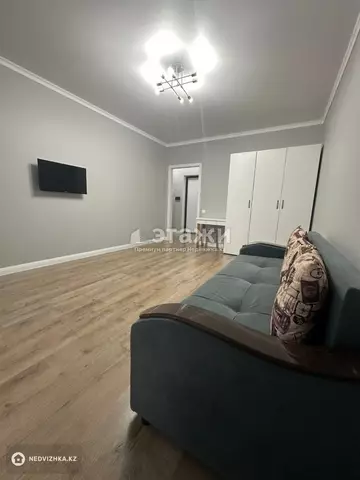1-комнатная квартира, этаж 10 из 17, 42 м²