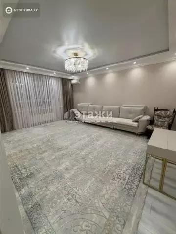 4-комнатная квартира, этаж 8 из 9, 120 м²