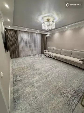 4-комнатная квартира, этаж 8 из 9, 120 м²