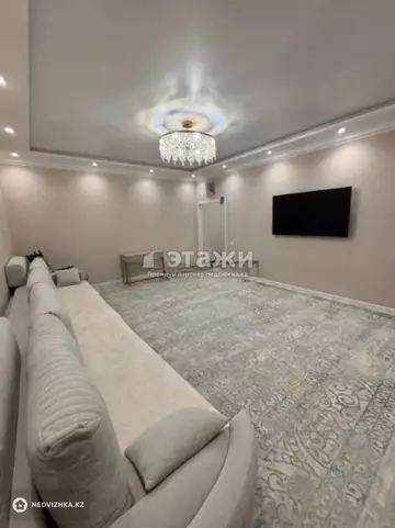 4-комнатная квартира, этаж 8 из 9, 120 м²