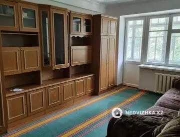 4-комнатная квартира, этаж 3 из 4, 85 м²