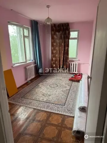 2-комнатная квартира, этаж 4 из 4, 48 м²