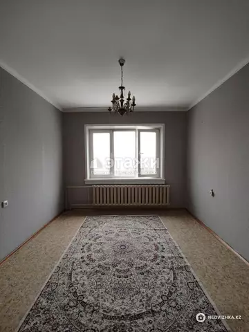 1-комнатная квартира, этаж 9 из 9, 37 м²
