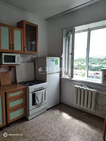 1-комнатная квартира, этаж 9 из 9, 37 м²