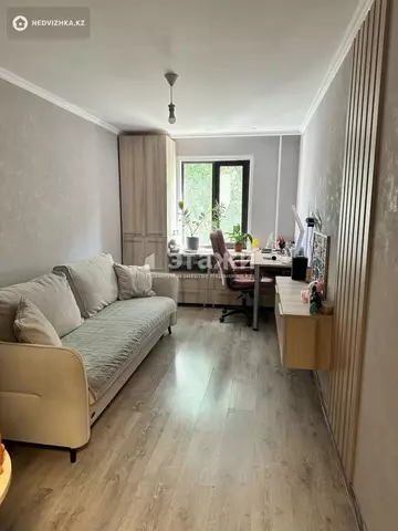 3-комнатная квартира, этаж 3 из 5, 60 м²