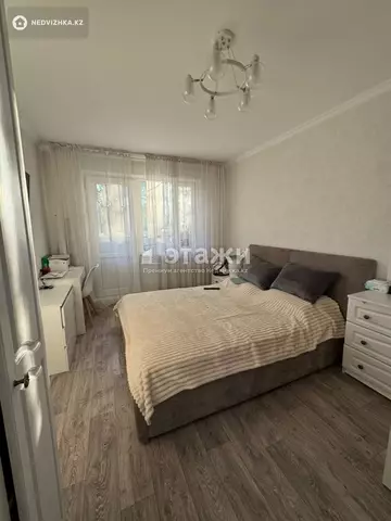 3-комнатная квартира, этаж 4 из 5, 56 м²