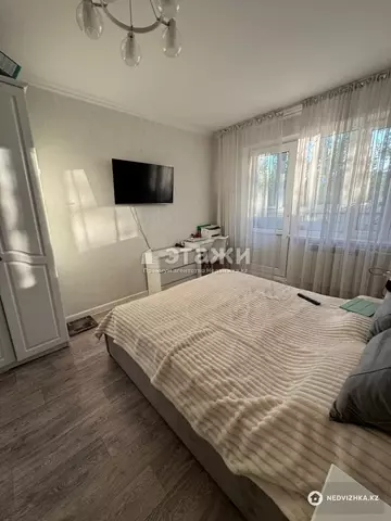 3-комнатная квартира, этаж 4 из 5, 56 м²