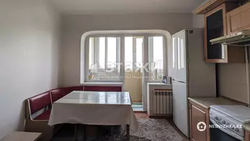 2-комнатная квартира, этаж 8 из 9, 56 м², на длительный срок
