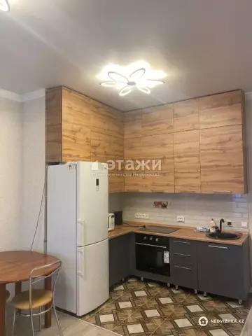 1-комнатная квартира, этаж 8 из 8, 38 м², на длительный срок
