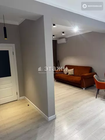 2-комнатная квартира, этаж 10 из 12, 56 м², на длительный срок