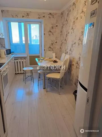 2-комнатная квартира, этаж 4 из 10, 60 м²