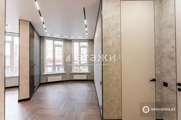 2-комнатная квартира, этаж 4 из 22, 55 м²
