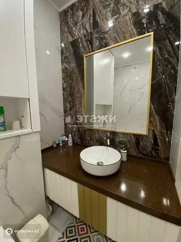 4-комнатная квартира, этаж 3 из 4, 140 м²